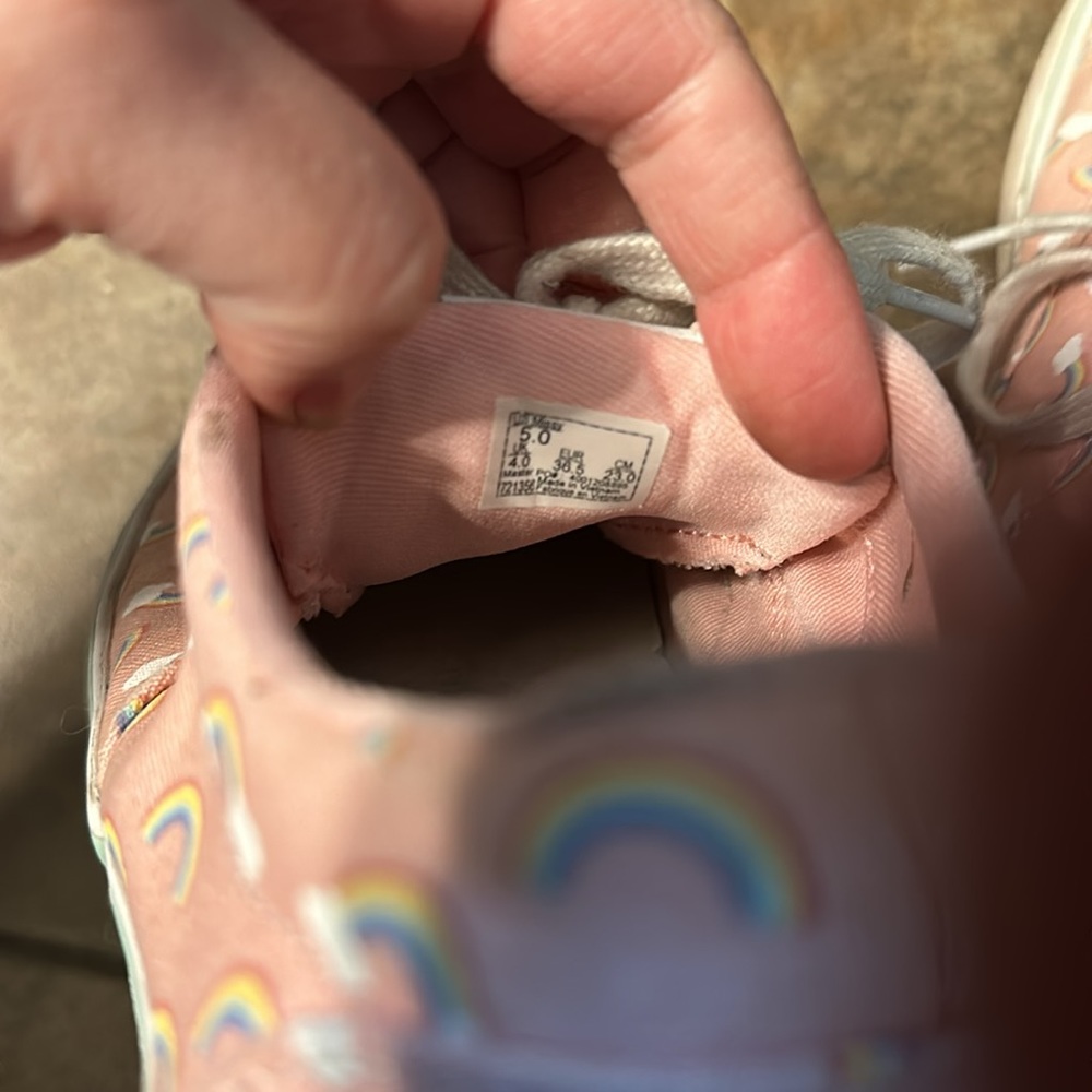 Youth Girl Pink Vans with Rainbows Size 5 - Picture 7 of 7